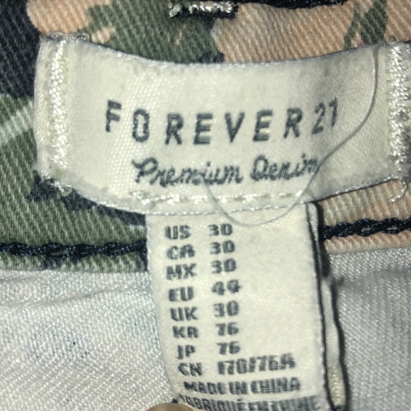 Floral print jean shorts - Picture 3 of 3